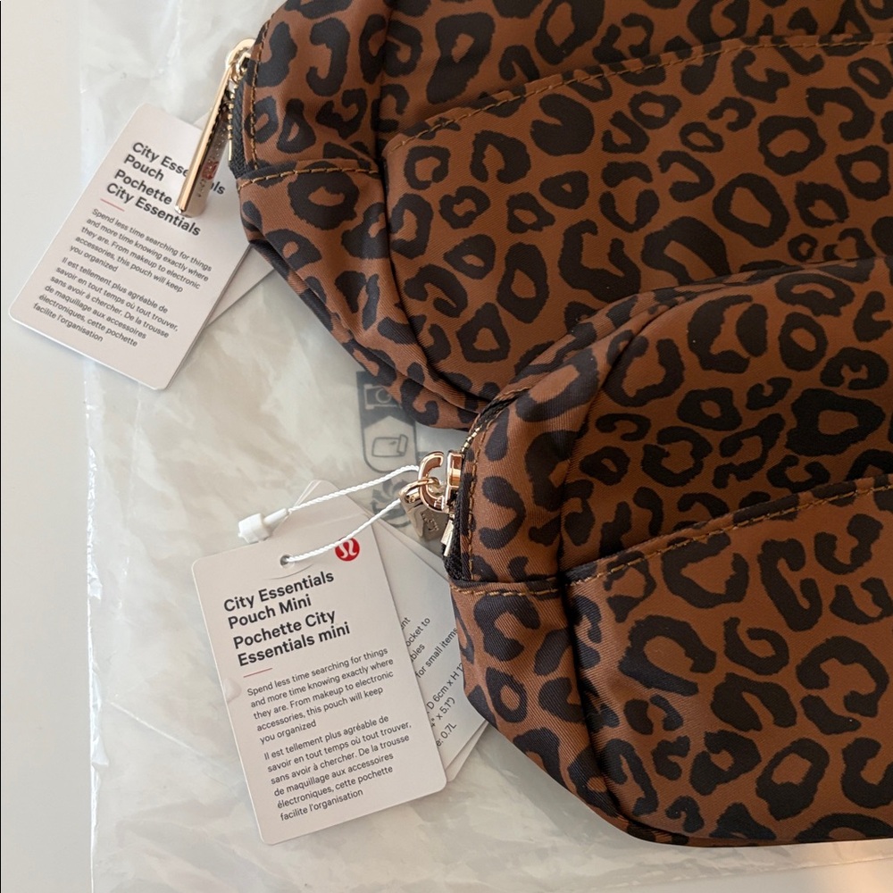 LULULEMON CITY ESSENTIALS POUCHES 2L & 4L - Picture 2 of 10